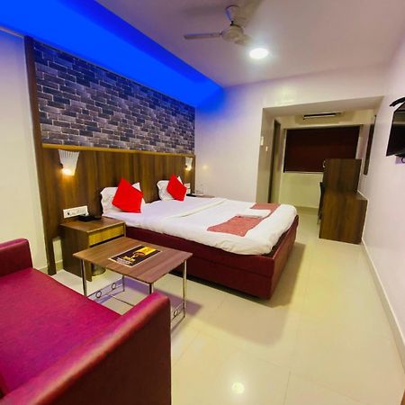 Hotel Vashi Inn ナビムンバイ エクステリア 写真