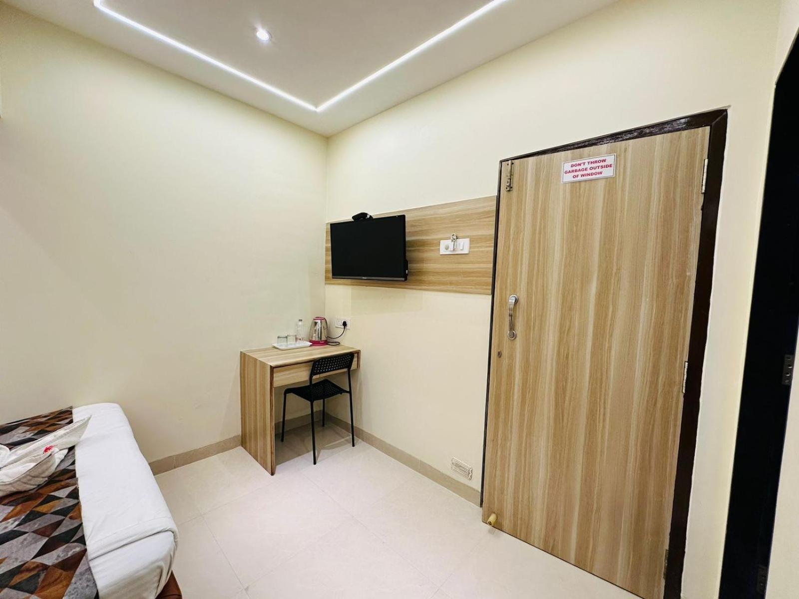 Hotel Vashi Inn ナビムンバイ エクステリア 写真