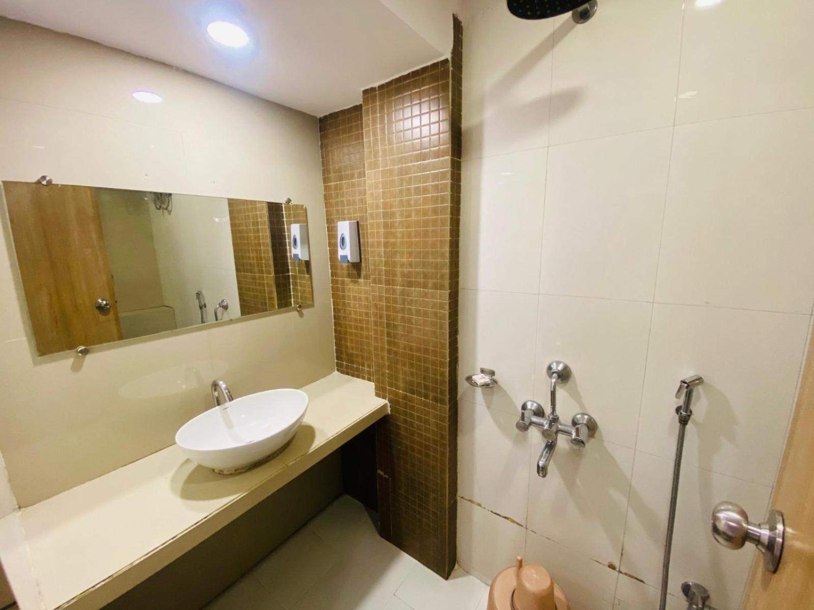 Hotel Vashi Inn ナビムンバイ エクステリア 写真