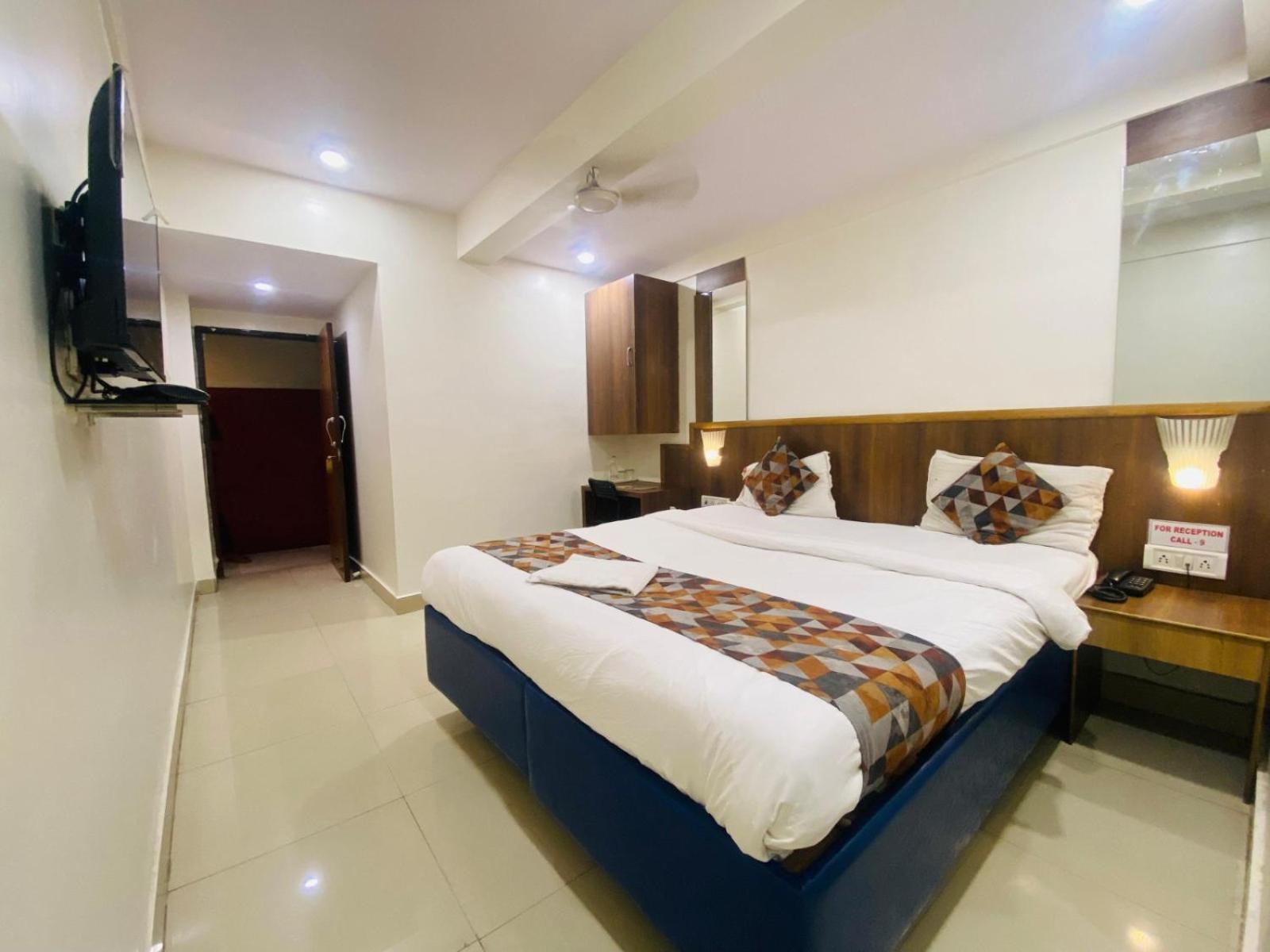 Hotel Vashi Inn ナビムンバイ エクステリア 写真
