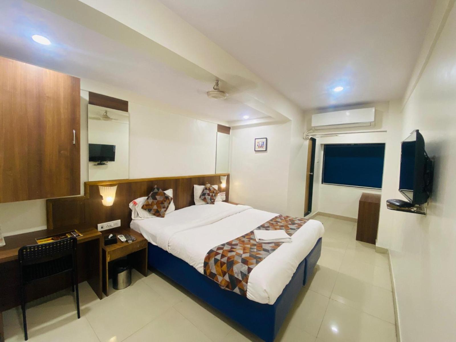 Hotel Vashi Inn ナビムンバイ エクステリア 写真